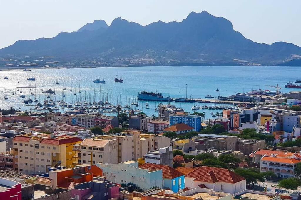 Lovely Apartment In Mindelo City Center Extérieur photo