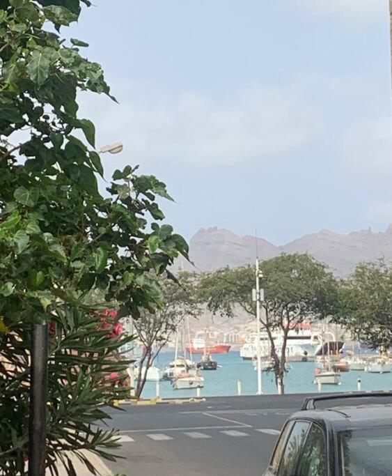 Lovely Apartment In Mindelo City Center Extérieur photo